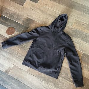 Lululemon Hooded Sojourn Jacket mens L -LIKE NEW!!